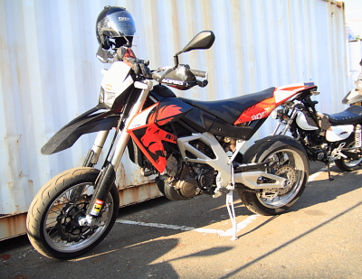 aprilia550.JPG