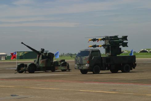 空軍T-92+40mm防砲與捷羚防空飛彈系統.jpg