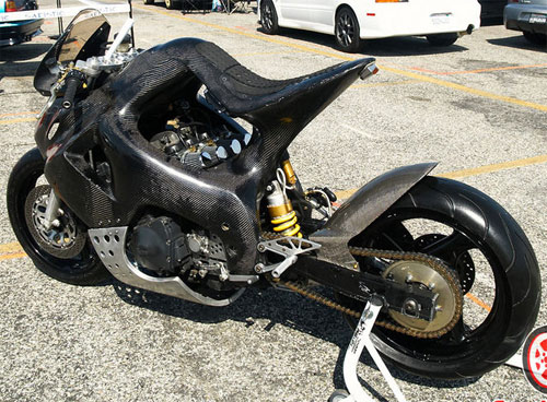 1-custom-carbon-fiber-gixxer-1100.jpg