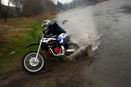 normal_suzuki_gsxr_1000_enduro_08.jpg