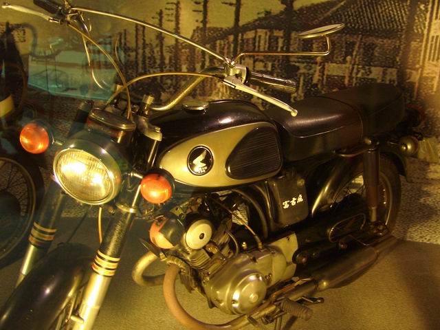 三陽本田 CD125 (1968.125cc).JPG